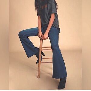 Free People penny pull on flare blue jeans dark wash 25